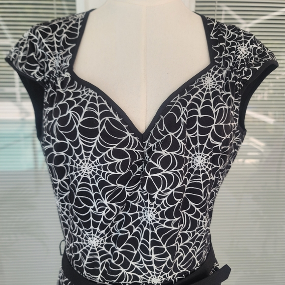 Pinup Couture Retro Spider Web Print Heidi Dress - Picture 4 of 8